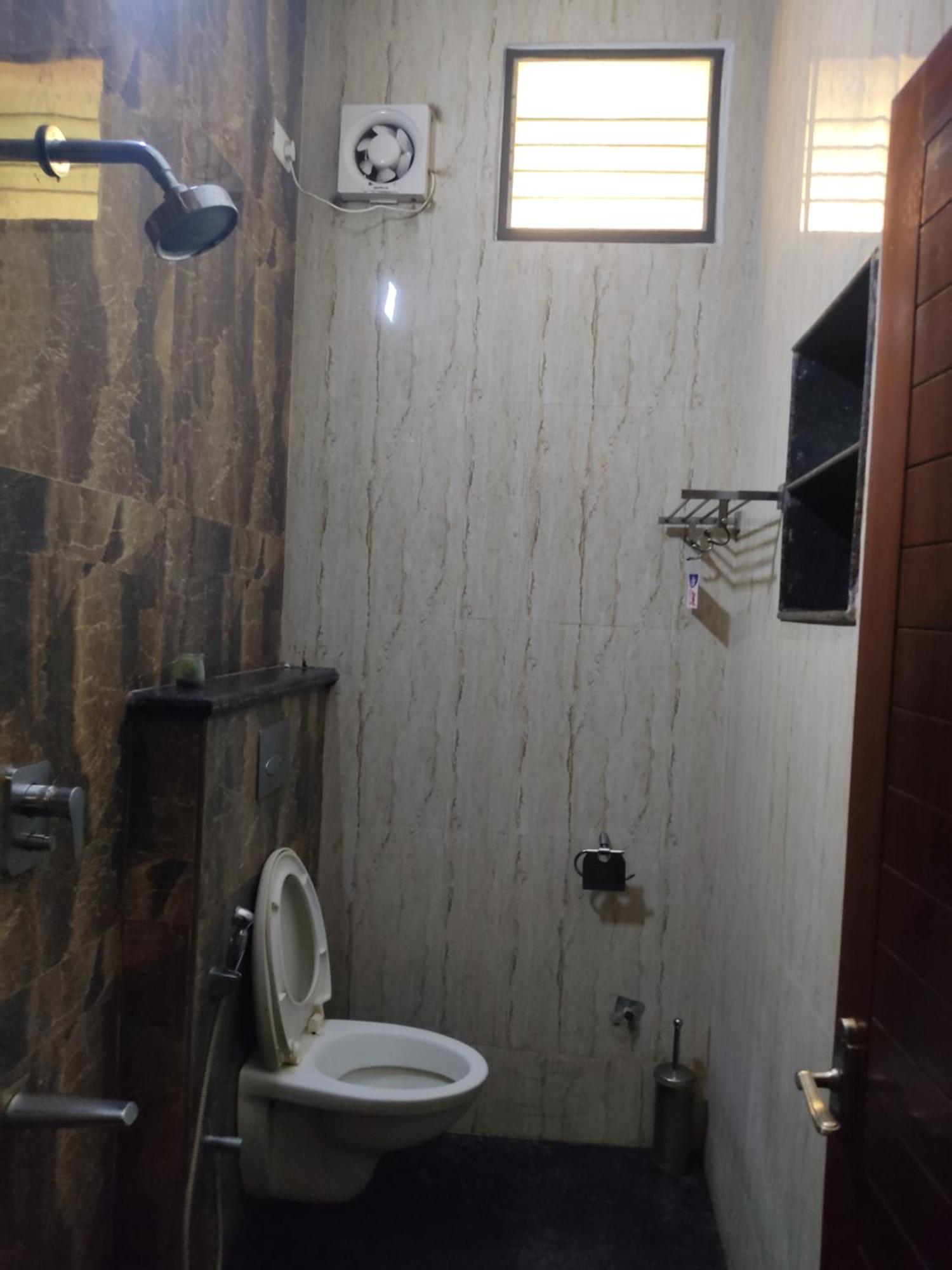 Iris Comfort Inn Chennai Eksteriør bilde